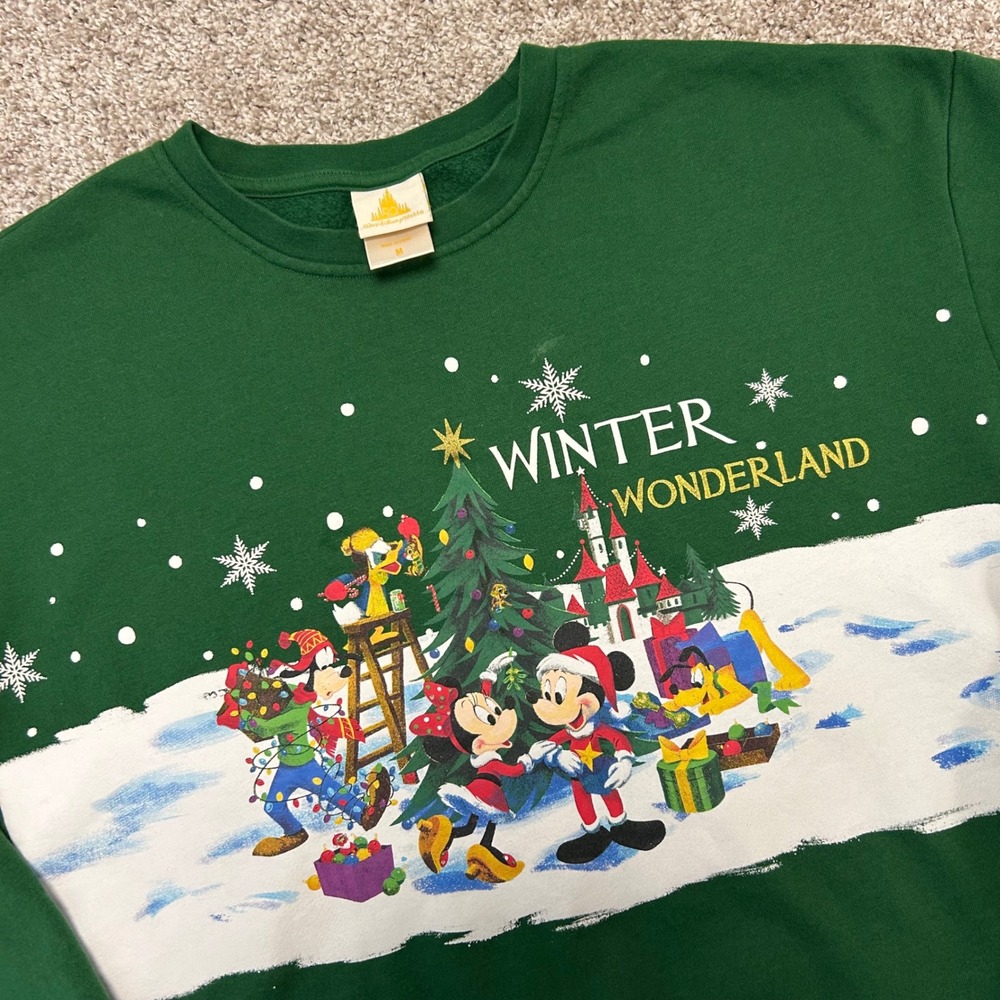 Disney Winter Wonderland Sweatshirt Medium‎ Mickey Mouse Minnie Christmas Goofy